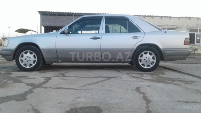 Mercedes E 250 1993, 390,000 km - 2.5 l - Bakı