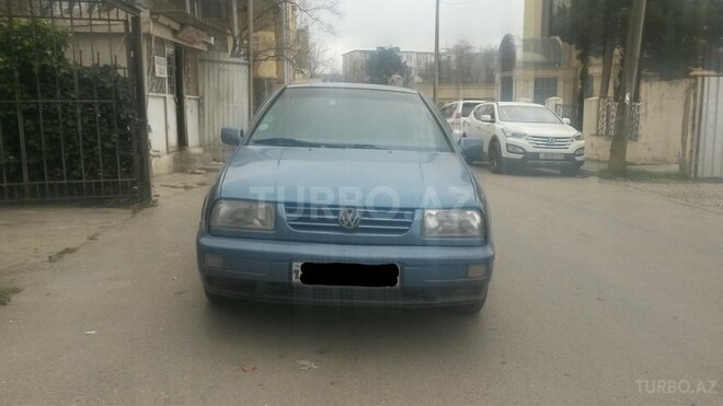 Volkswagen Vento 1995, 200,000 km - 1.8 л - Bakı