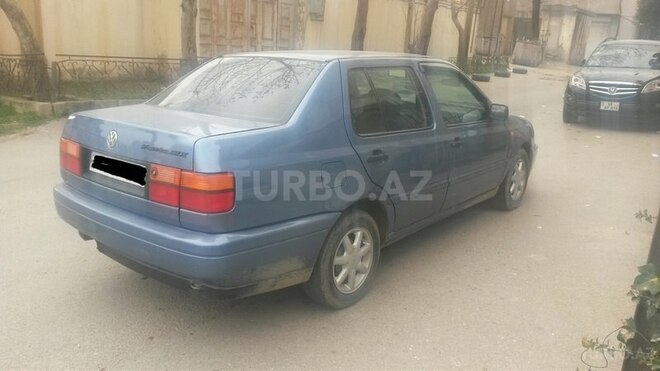 Volkswagen Vento 1995, 200,000 km - 1.8 л - Bakı