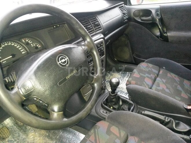 Opel Vectra 1998, 300,000 km - 2.0 л - Bakı