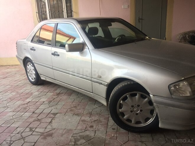 Mercedes C 220 1997, 342,000 km - 2.2 l - Bakı