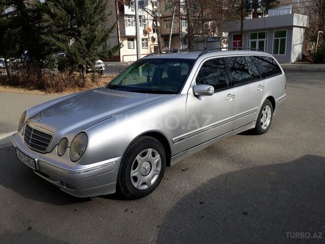Mercedes E 220 2001, 200,000 km - 2.2 l - Mingəçevir