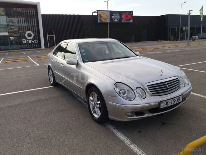 Mercedes E 240 2003, 124,000 km - 2.6 l - Bakı