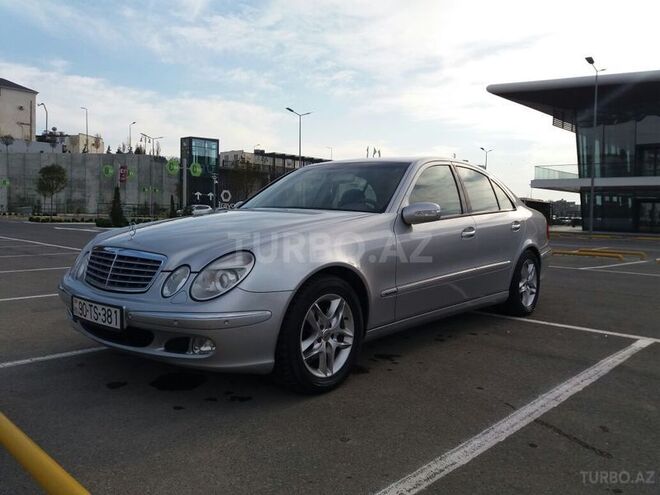 Mercedes E 240 2003, 124,000 km - 2.6 l - Bakı