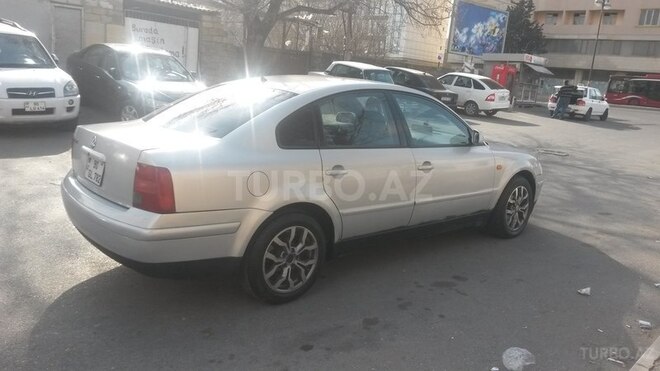 Volkswagen Passat 1998, 195,000 km - 2.8 l - Bakı