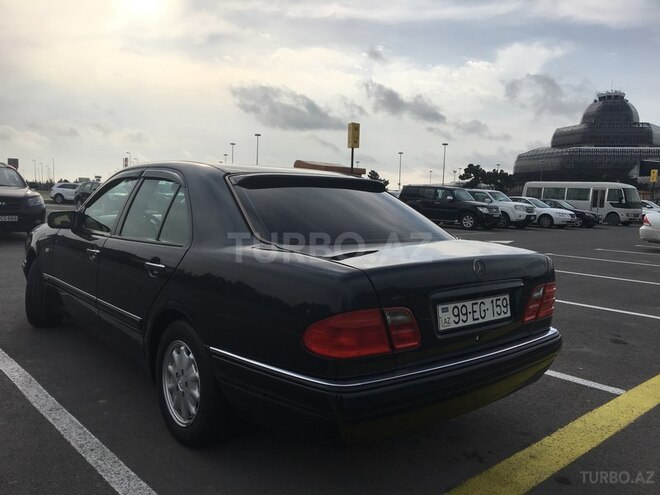 Mercedes E 240 1998, 306,000 km - 2.4 л - Bakı