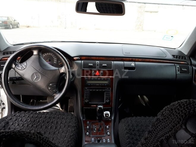 Mercedes E 240 2001, 236,000 km - 2.6 l - Bakı