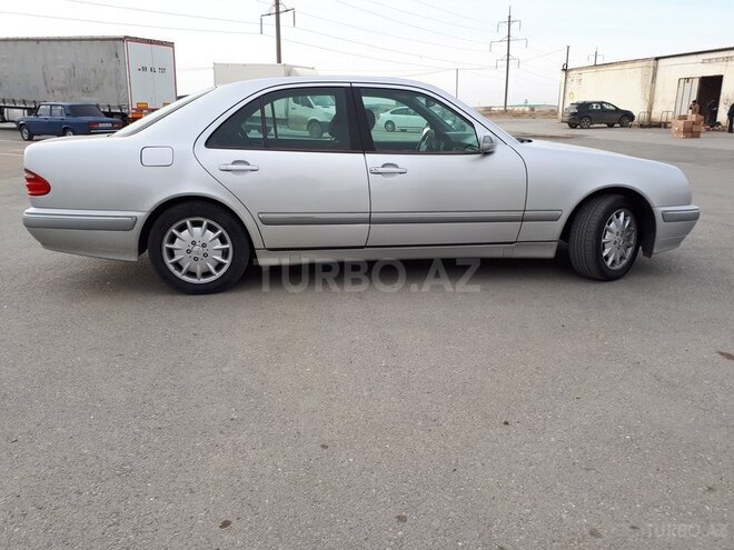 Mercedes E 240 2001, 236,000 km - 2.6 l - Bakı