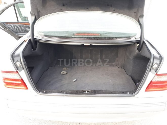 Mercedes E 240 2001, 236,000 km - 2.6 l - Bakı