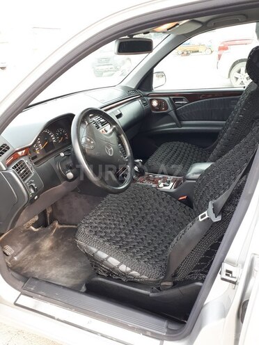 Mercedes E 240 2001, 236,000 km - 2.6 l - Bakı