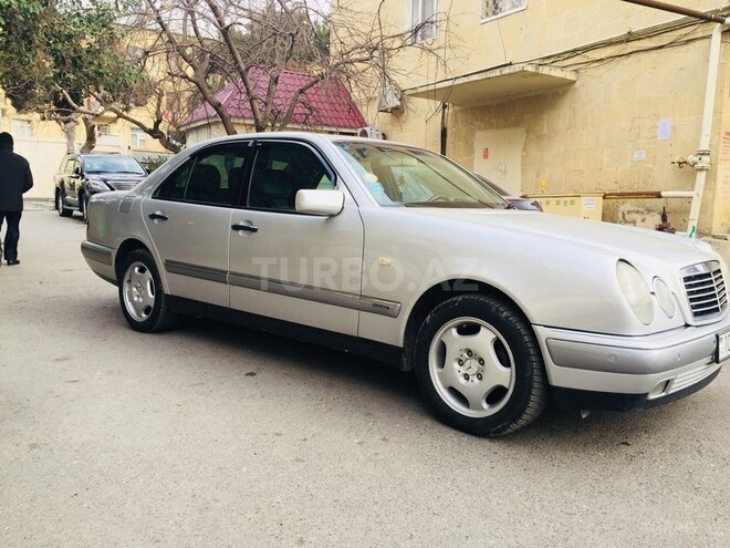 Mercedes E 240 1999, 345,667 km - 2.4 l - Bakı
