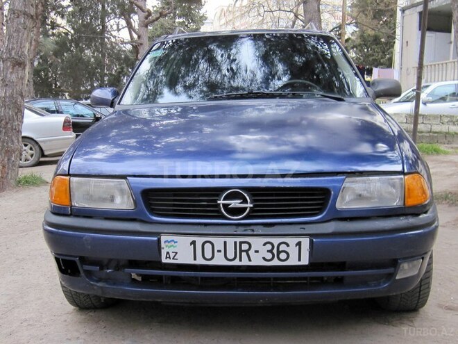 Opel Astra 1996, 215,000 km - 1.6 l - Bakı