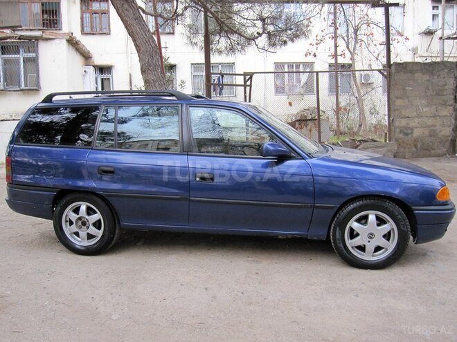Opel Astra 1996, 215,000 km - 1.6 l - Bakı