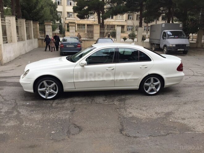 Mercedes E 220 2004, 310,000 km - 2.2 l - Bakı