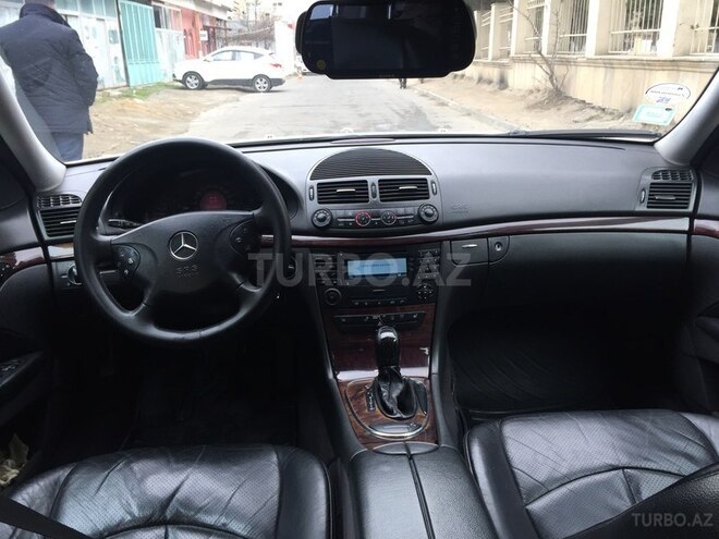 Mercedes E 220 2004, 310,000 km - 2.2 l - Bakı