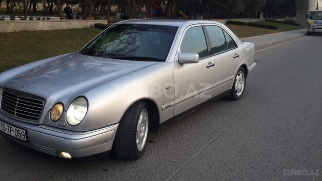 Mercedes E 240 1998, 258,000 km - 2.4 l - Bakı