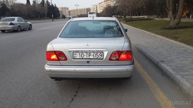 Mercedes E 240 1998, 258,000 km - 2.4 l - Bakı