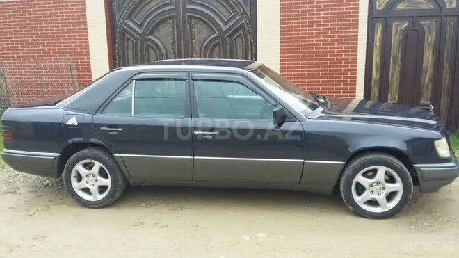 Mercedes E 200 1994, 239,900 km - 0.2 л - Bakı