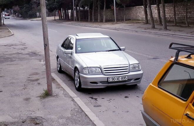 Mercedes C 180 1999, 330,000 km - 1.8 л - Bakı