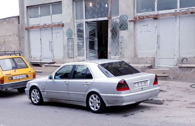 Mercedes C 180 1999, 330,000 km - 1.8 л - Bakı