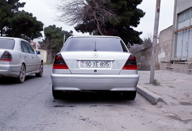 Mercedes C 180 1999, 330,000 km - 1.8 л - Bakı