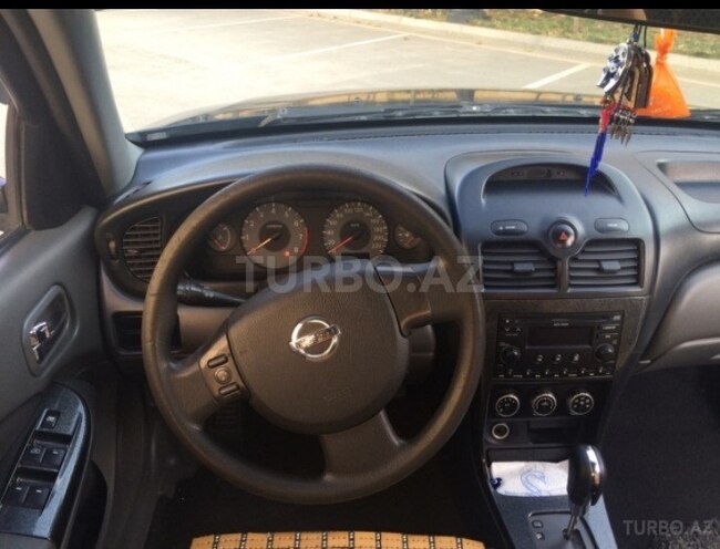Nissan Sunny 2011, 190,000 km - 1.6 l - Bakı