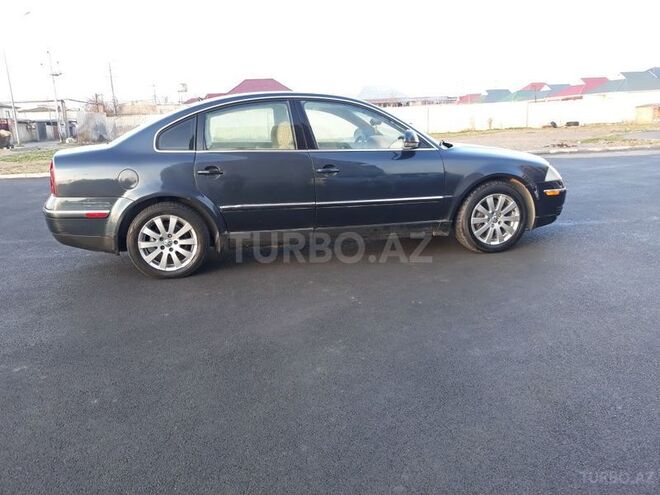 Volkswagen Passat 2004, 261,370 km - 1.8 л - Bakı
