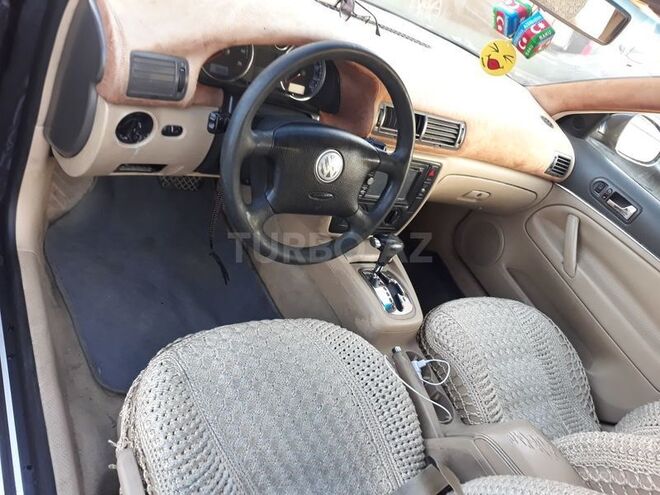 Volkswagen Passat 2004, 261,370 km - 1.8 л - Bakı