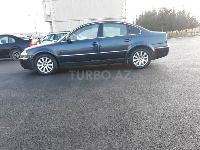 Volkswagen Passat 2004, 261,370 km - 1.8 л - Bakı