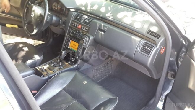 Mercedes E 270 2000, 273,000 km - 2.7 l - Bakı