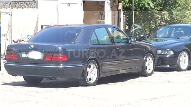 Mercedes E 270 2000, 273,000 km - 2.7 l - Bakı