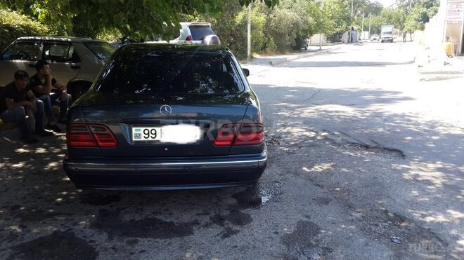 Mercedes E 270 2000, 273,000 km - 2.7 l - Bakı