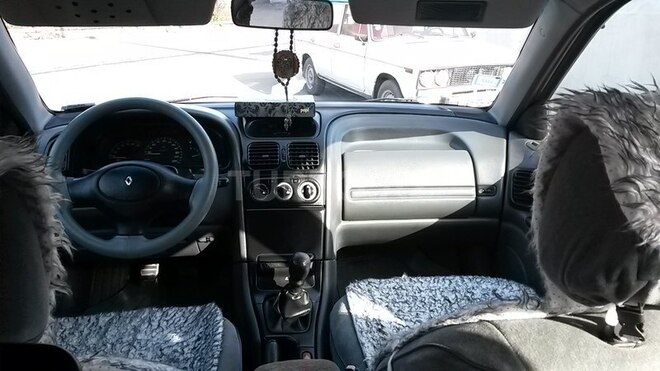 Renault Laguna 1998, 252,222 km - 2.0 l - Qax