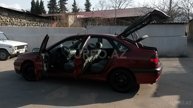 Renault Laguna 1998, 252,222 km - 2.0 l - Qax