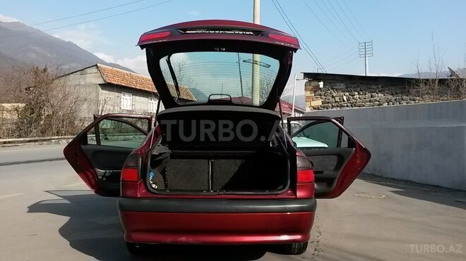 Renault Laguna 1998, 252,222 km - 2.0 l - Qax