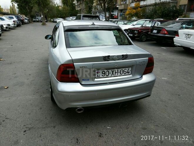 Opel Vectra 2000, 285,000 km - 1.8 l - Bakı