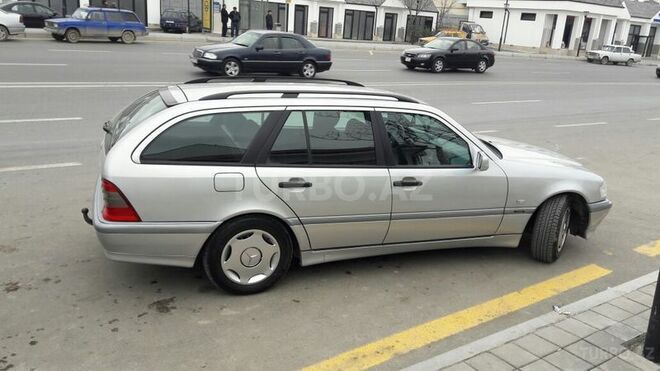 Mercedes C 220 2000, 280,000 km - 2.2 l - Bakı