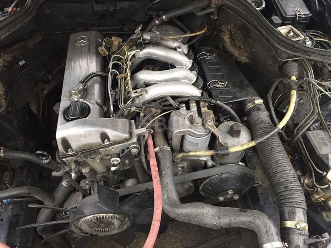 Mercedes E 200 1992, 456,000 km - 2.0 l - Bakı