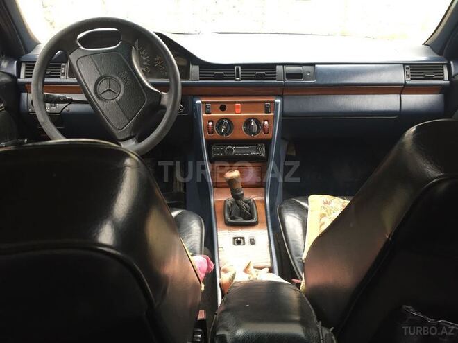 Mercedes E 200 1992, 456,000 km - 2.0 l - Bakı
