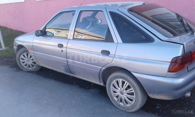 Ford Escort 1997, 225,000 km - 1.3 l - Zaqatala