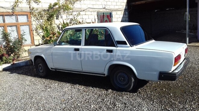 LADA (VAZ) 2107 2005, 93,000 km - 1.6 л - Şabran