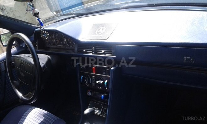 Mercedes E 280 1994, 320,222 km - 2.8 l - Bakı