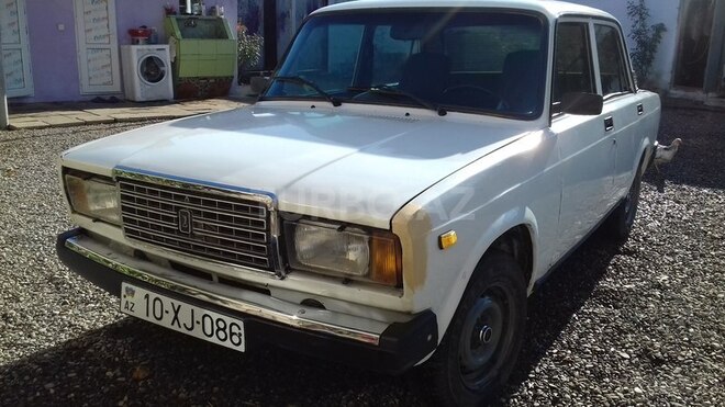 LADA (VAZ) 2107 2005, 93,000 km - 1.6 л - Şabran
