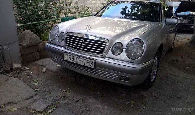 Mercedes E 220 1999, 345,459 km - 2.2 l - Bakı