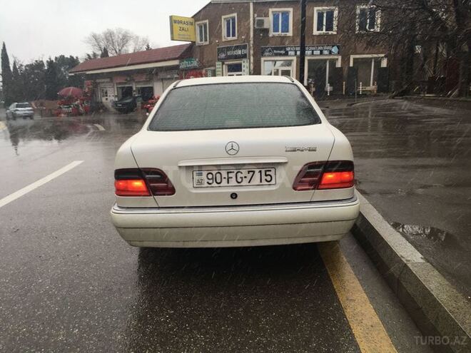 Mercedes E 240 1998, 260,000 km - 2.4 l - Bakı