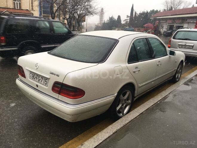 Mercedes E 240 1998, 260,000 km - 2.4 l - Bakı