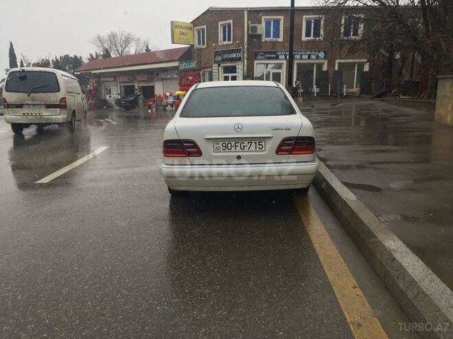 Mercedes E 240 1998, 260,000 km - 2.4 l - Bakı