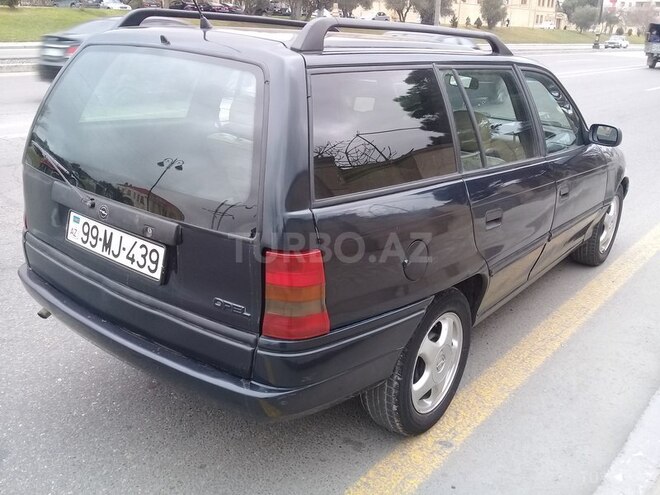 Opel Astra 1993, 369,000 km - 1.6 л - Bakı