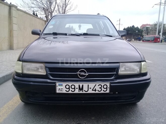 Opel Astra 1993, 369,000 km - 1.6 л - Bakı