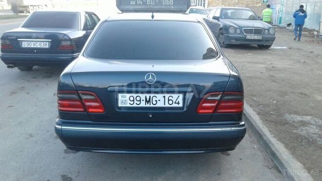 Mercedes E 320 2002, 150,000 km - 3.2 l - Bakı